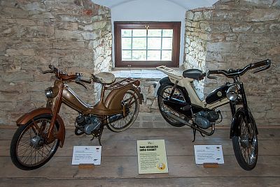 Mopedy dříve české, po válce německé značky Achilles